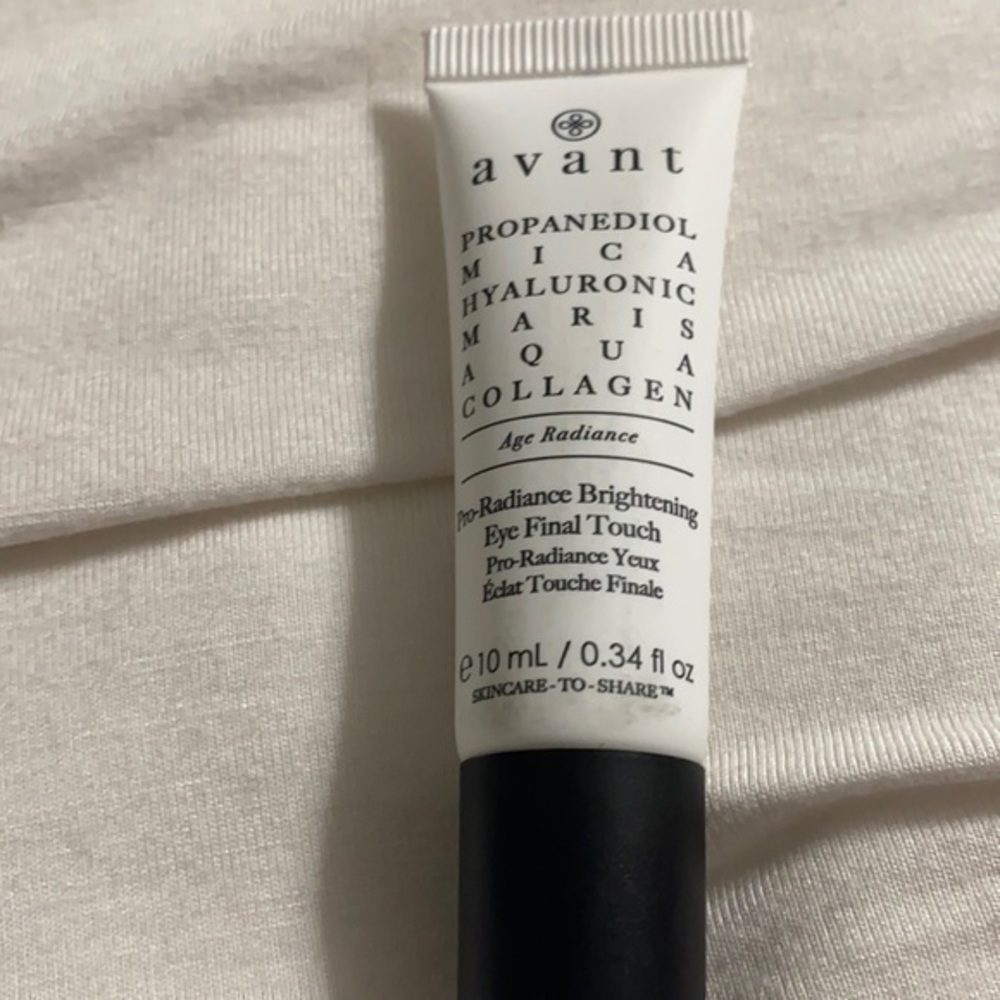 Avant- skincare pro radiance brightening eye